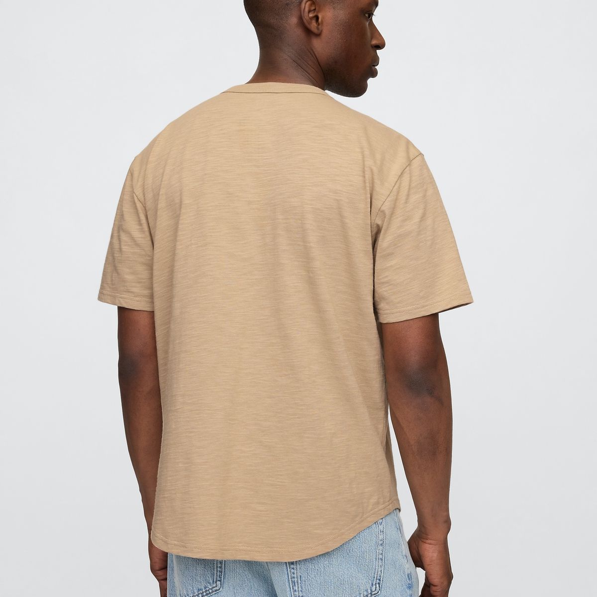 GAP - Polera Hombre Curved Hem Henley Manga Corta Beige Gap