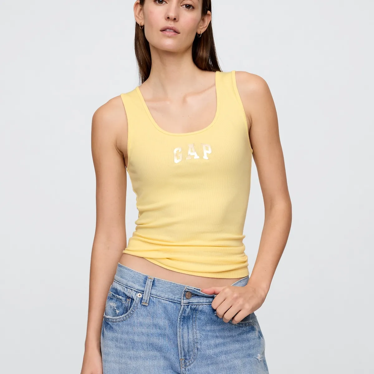 GAP - Polera Mujer Logo Rib Sin Manga Amarillo Gap