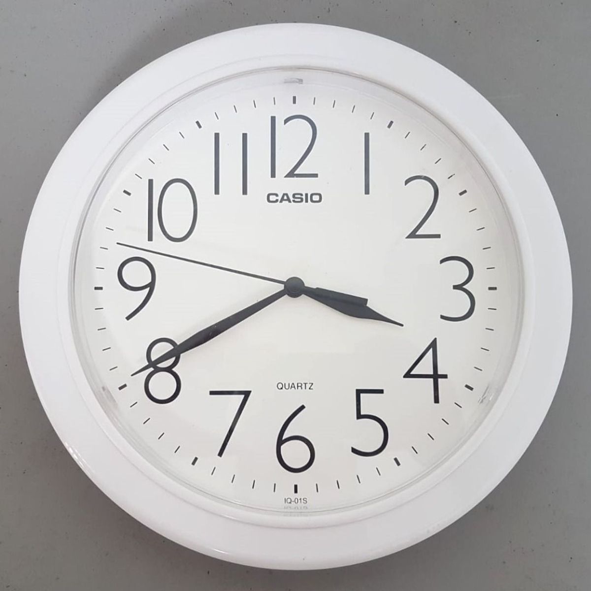 CASIO - RELOJ MURAL CASIO IQ05-7DF ANALOGO PLASTICO