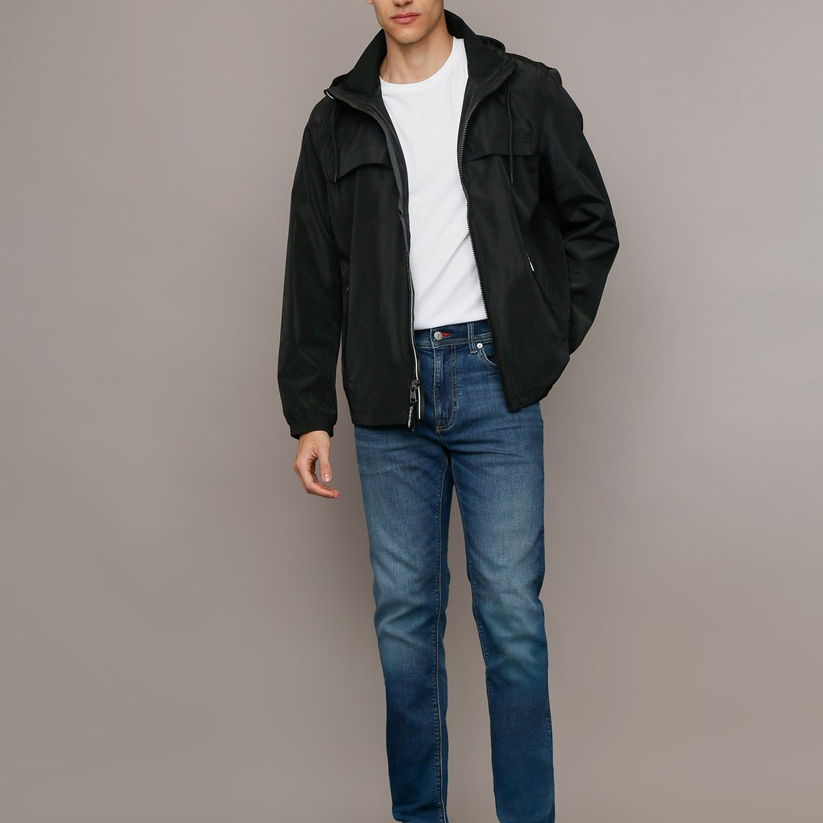 CALVIN KLEIN - Chaqueta Ligera con Gorro Negro Calvin Klein