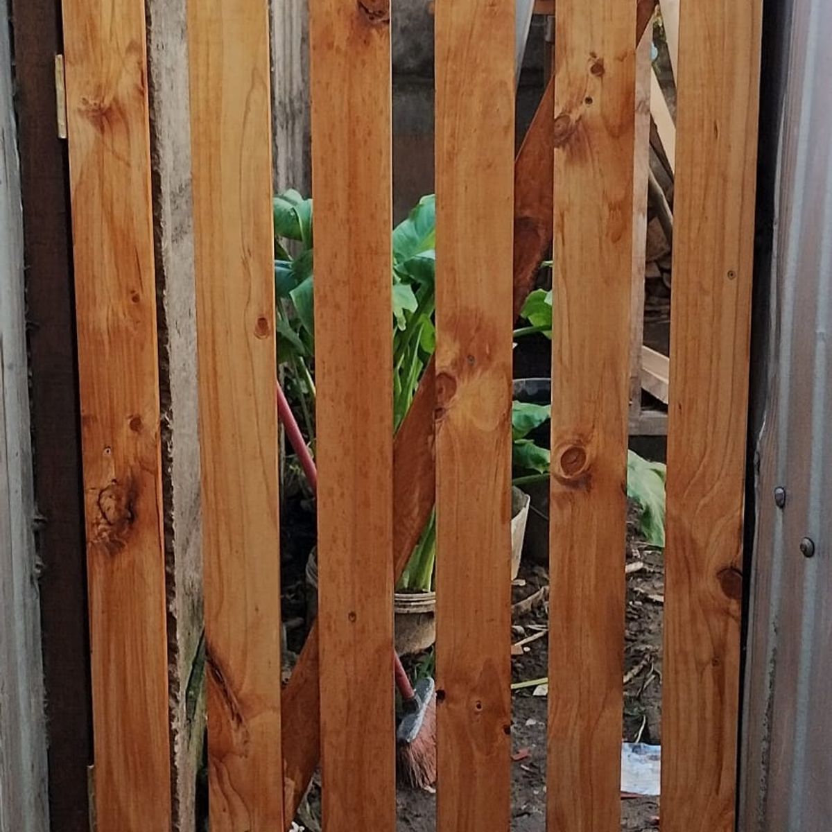 GENERICO - Portón Lateral Manual De Madera 16m X 80cm Para Cercas