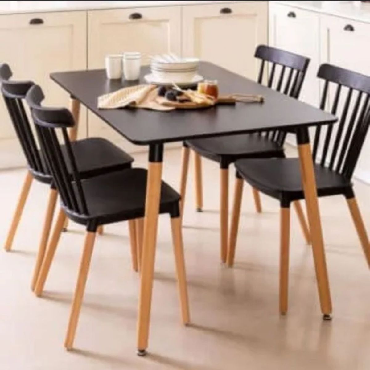 HABITA2 CHILE - COMEDOR WINDSOR RECTANGULAR NEGRO 120X80 - 4 PUESTO NEGRO…