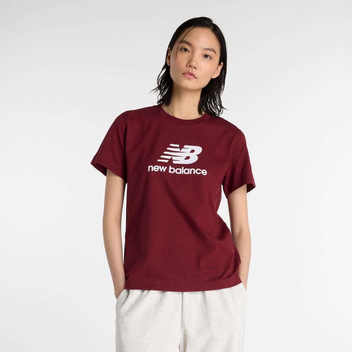 NEW BALANCE - Polera Lifestyle Mujer New Balance Sport Essentials Burdeo