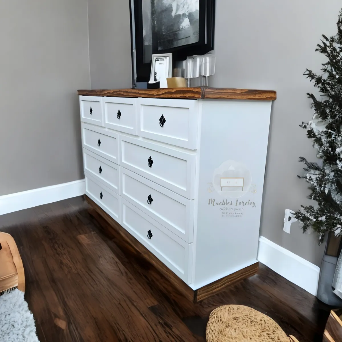 RUSTIC STYLE - COMODA MADERA 9 CAJONES BLANCA Y NOGAL CON TIRADOR NEGRO