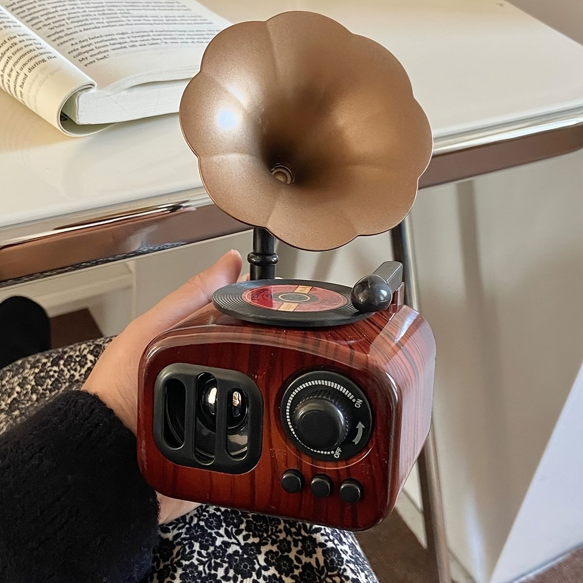 VATYERTY - 1 caja de música clásica retro con forma de fonógrafo