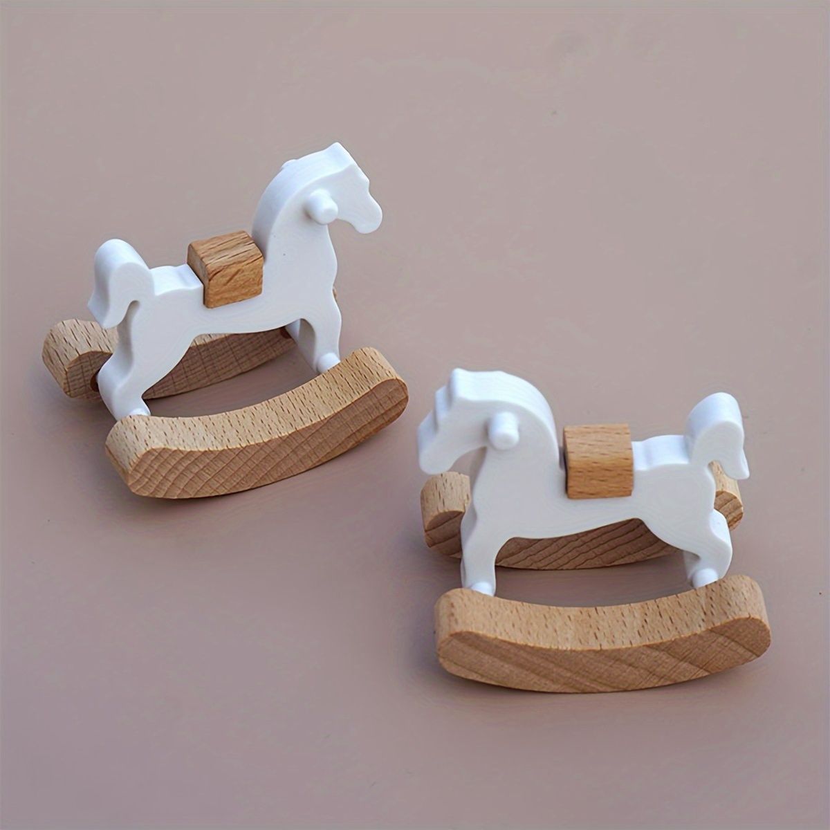 VATYERTY - 1 figura de caballo de madera en miniatura