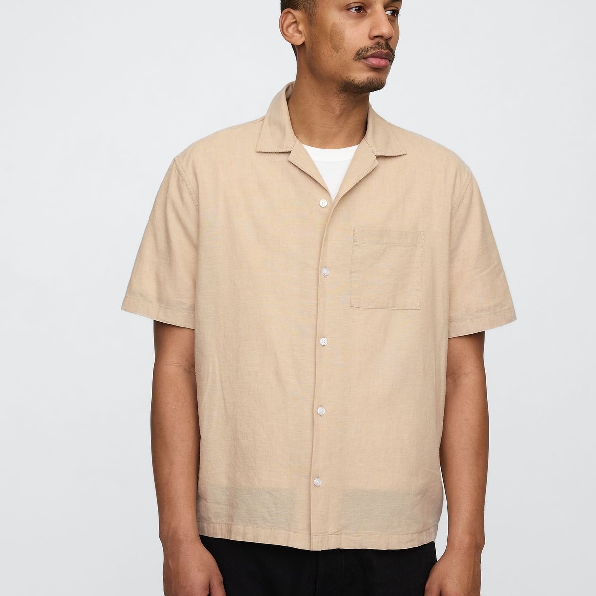 GAP - Camisa Hombre Lino Manga Corta Beige Gap