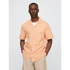 GAP - Camisa Hombre Lino Resort Standard Fit Manga Corta Naranjo