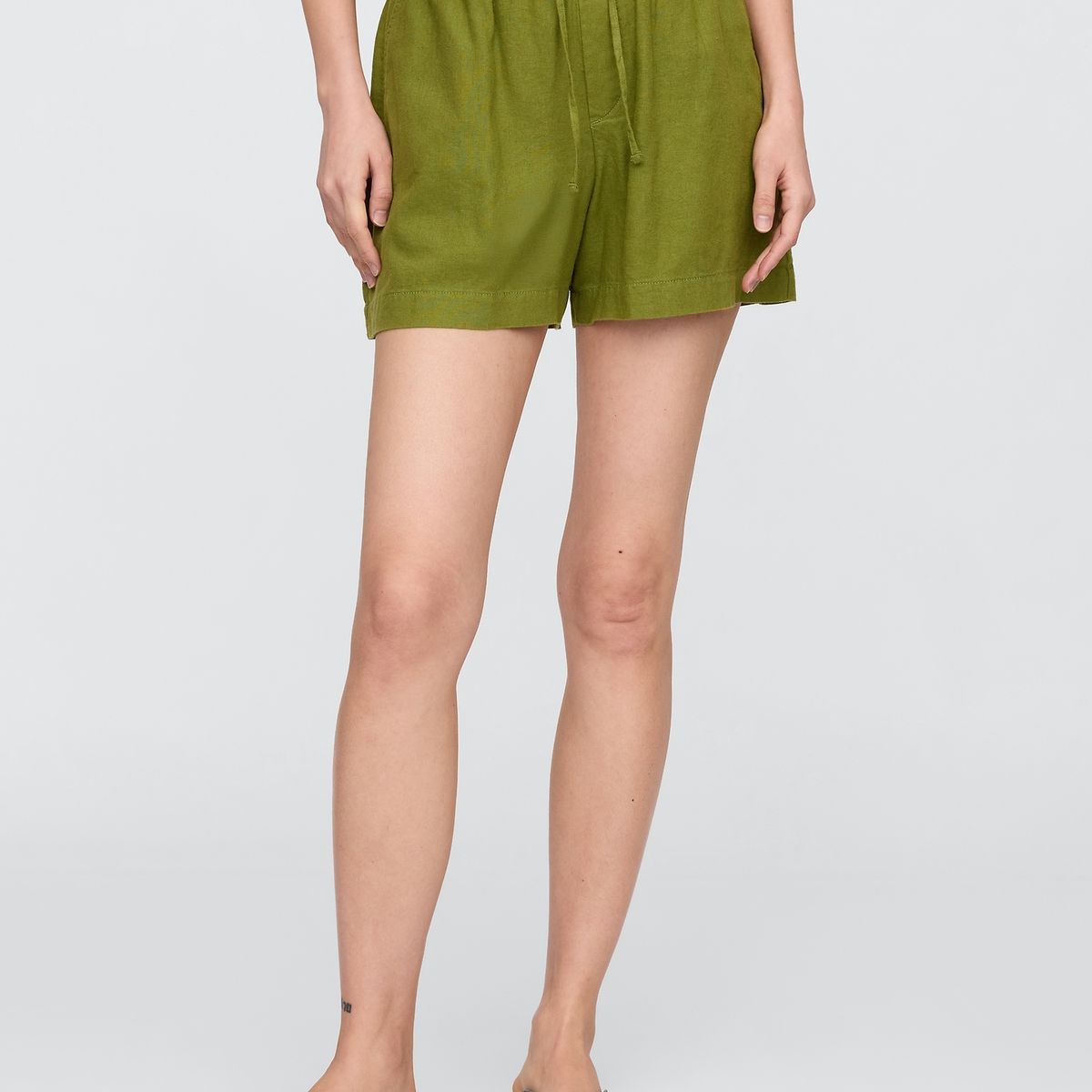 GAP - Short Mujer Gap 4" Lino Verde