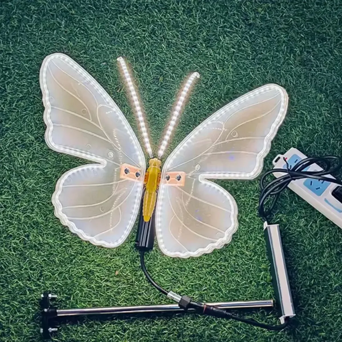 SHOP EHOME BAG - Mariposa Grande Led Con Movimiento Cálida Para Exteriores