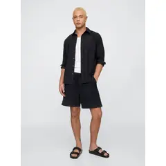 GAP - Short Hombre Lino Easy Negro