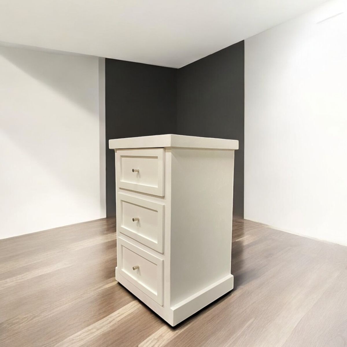 MGR MUEBLES - Velador 3 cajones de madera lacado (rieles telescopicos)  MGR MUEBLES
