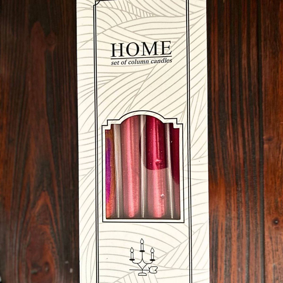 BOHEMIK - Set de 4 Velas Columnas tono Metálicos color Rojo