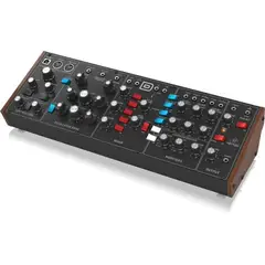 BEHRINGER - Model D Sintetizador Análogo
