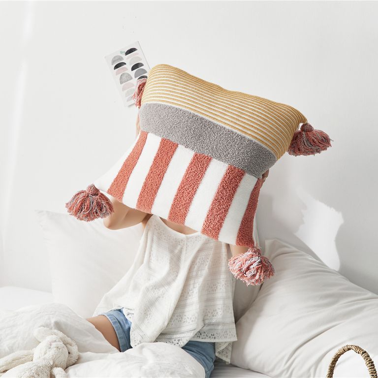 Funda Cojín 45x45 Rayas Pompones Larentia Cierre Invisible Terracota