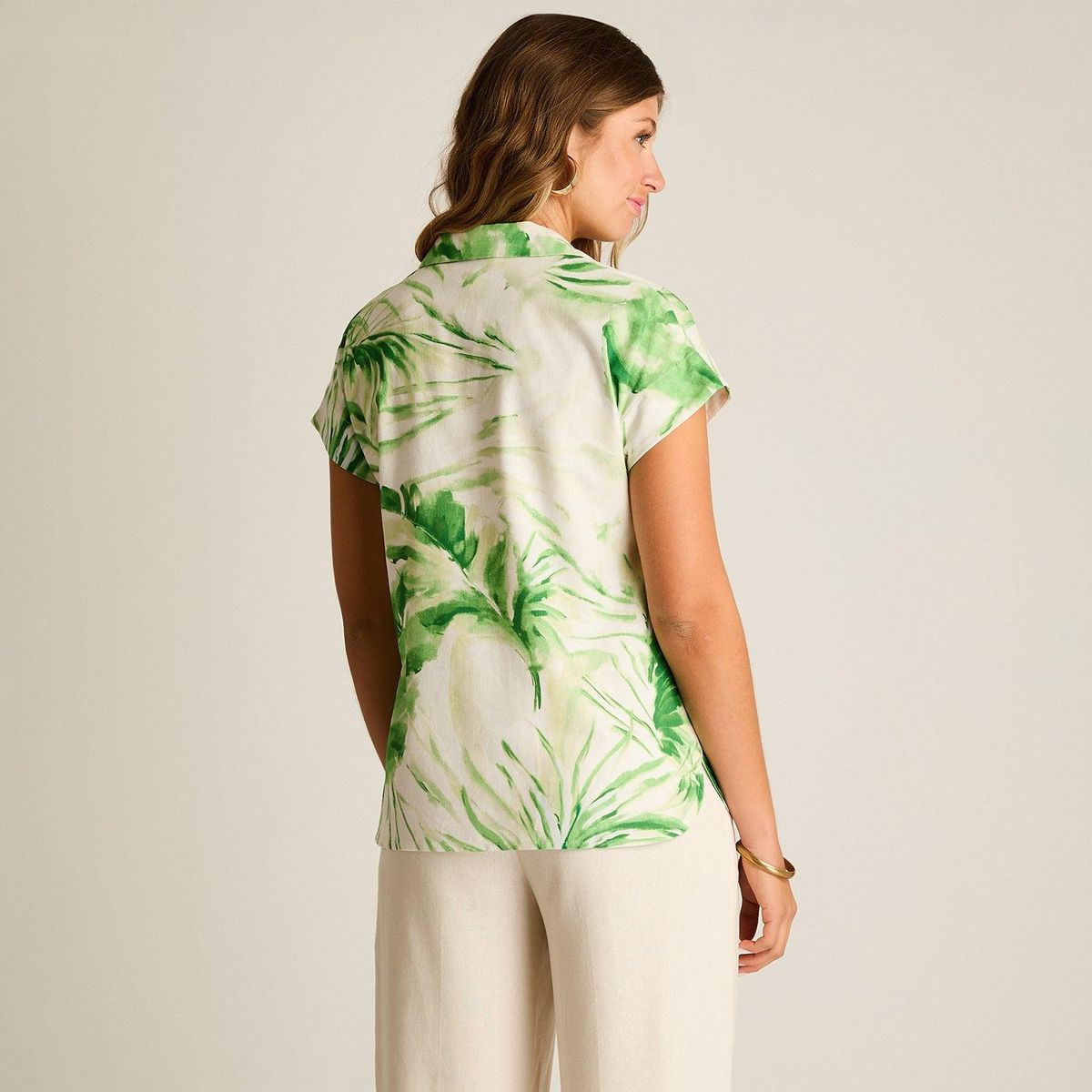 LORENZO DI PONTTI - Blusa Verde Estampado Tropical y Calce Holgado