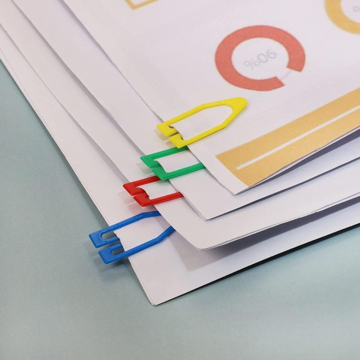 GENERICO - Clips de Papel Plásticos en Diseño Triangular Variedad Colorida