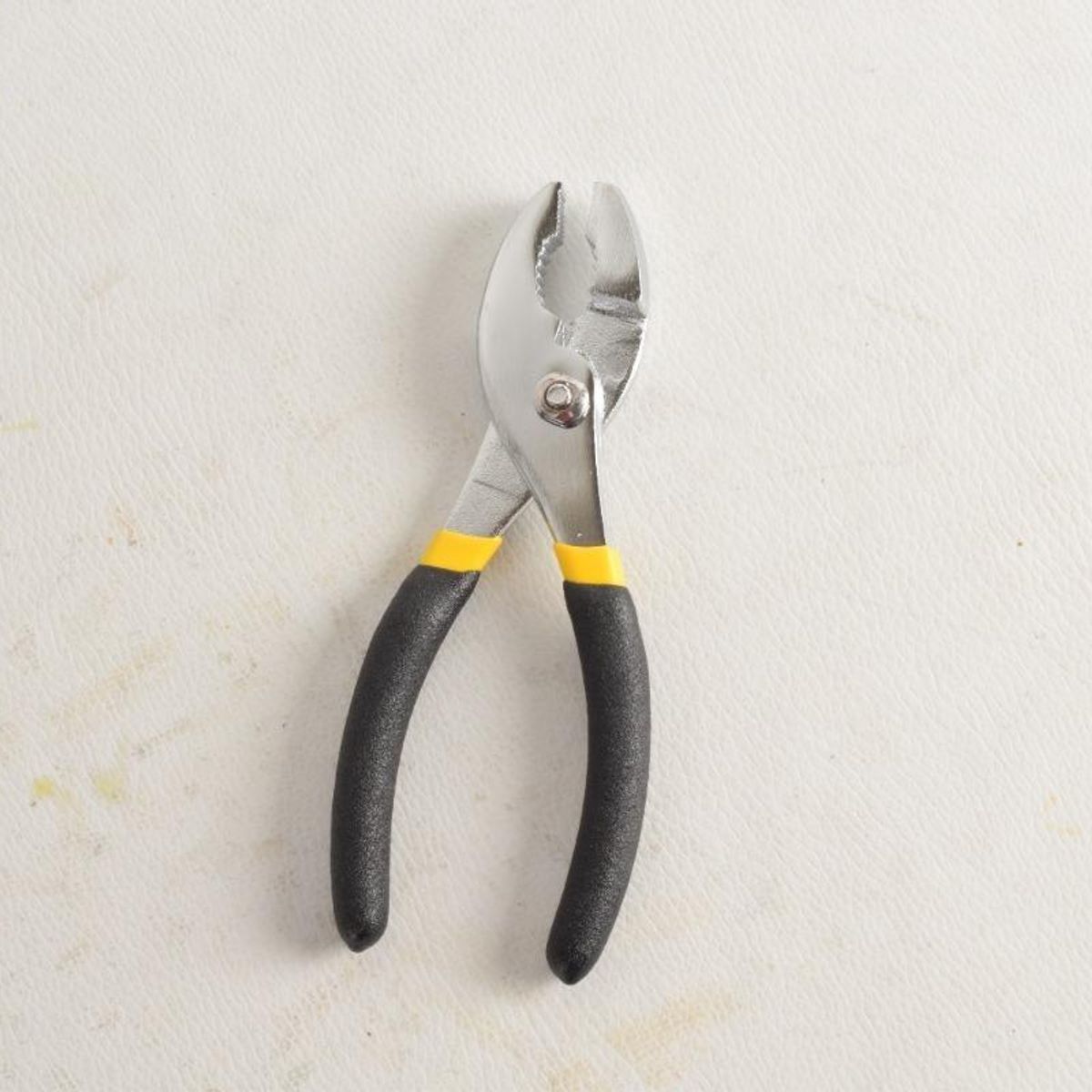 GENERICO - Alicate Universal Antideslizante de Niquel 150mm Nuevo