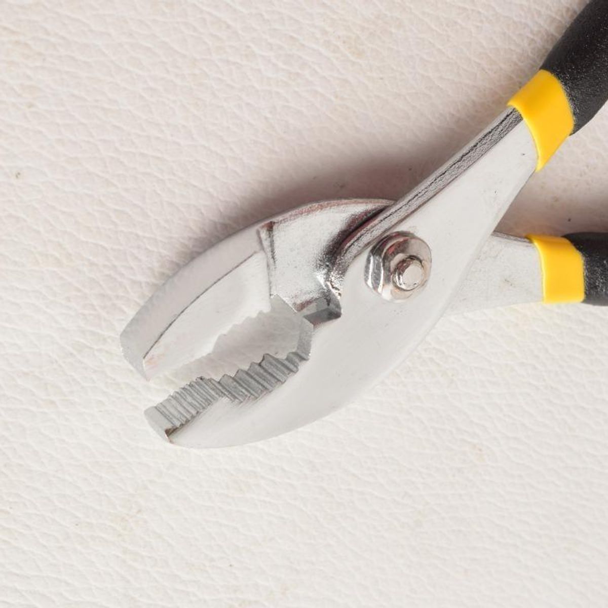 GENERICO - Alicate Universal Antideslizante de Niquel 150mm Nuevo