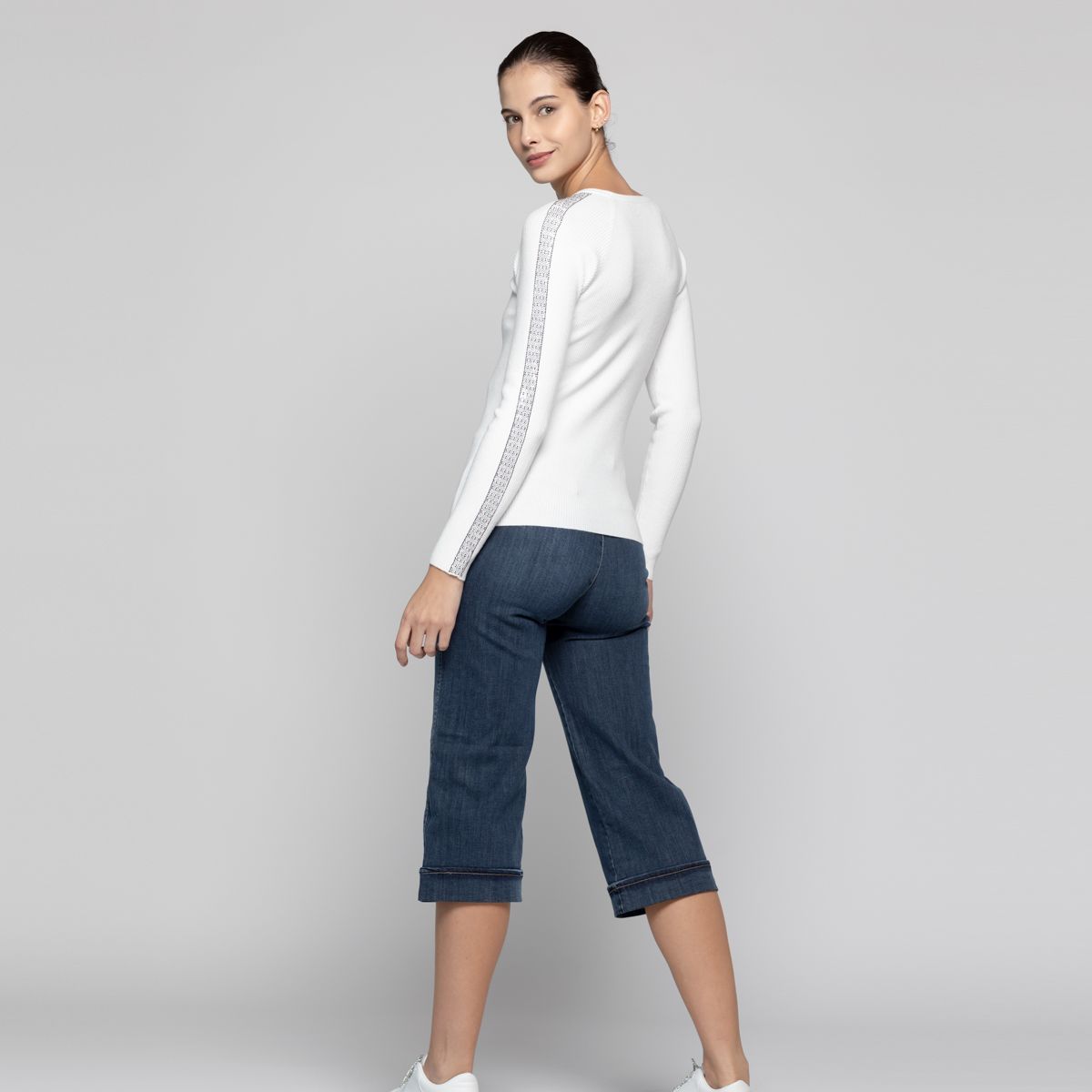 LINEATRE - Sweater Mujer Anahí cuello redondo Blanco Lineatre