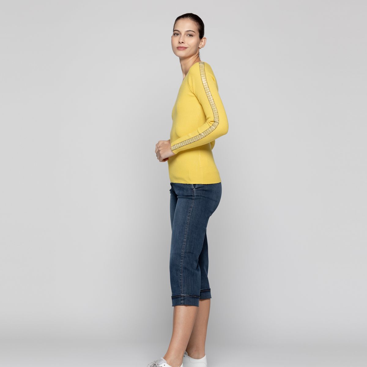 LINEATRE - Sweater Mujer Anahí cuello V Mostaza Lineatre