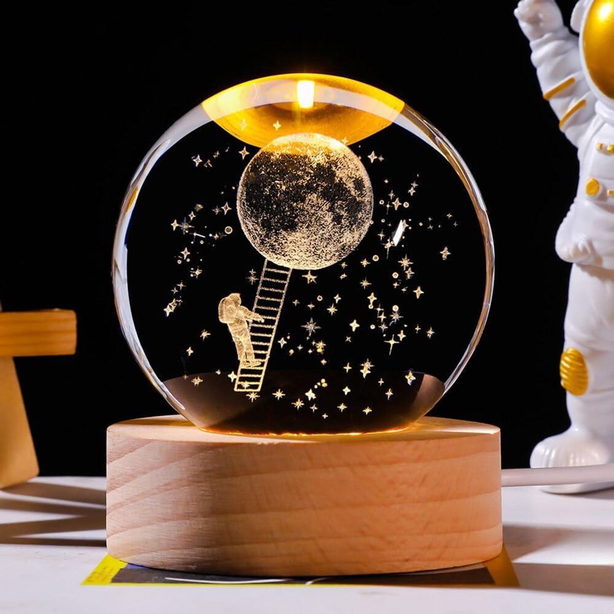 GENERICO - Luz Nocturna Astronauta Cristal con USB y Diseño Único