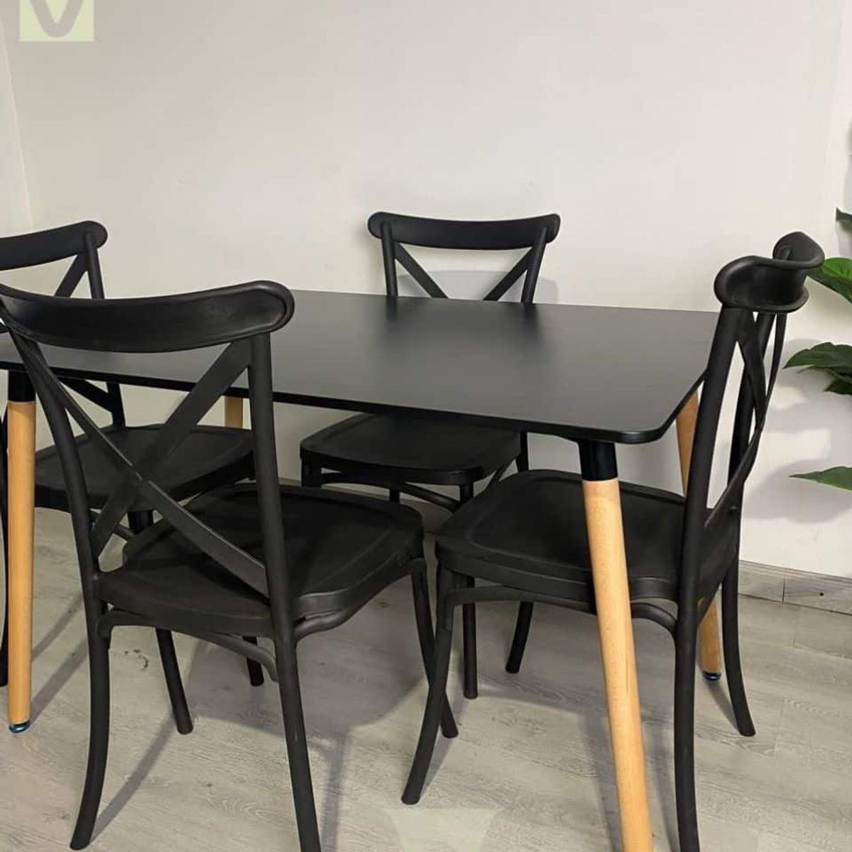 GENERICO - Comedor Danubio Eames Rectangular - Negro