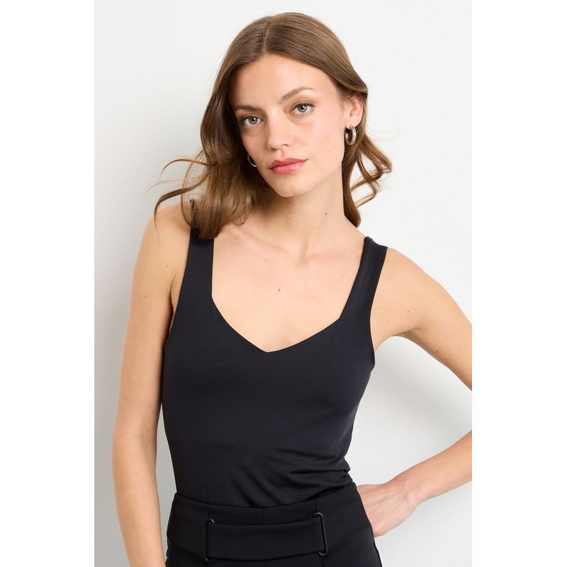 IO - Polera Sin Mangas Mujer Negro IO