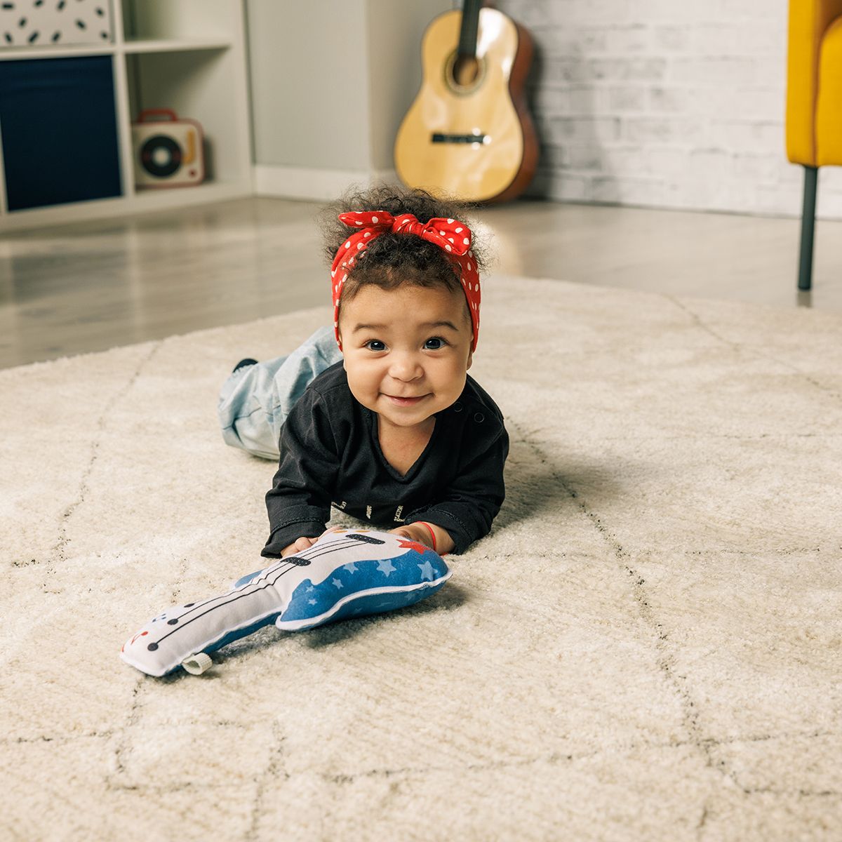 TINY LOVE - Tiny Rockers Soft Guitarra Musical Tiny Love