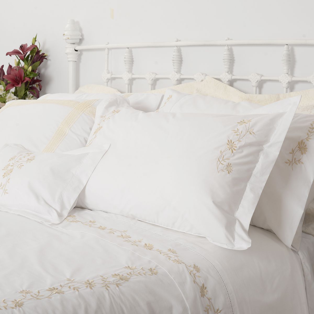 NINA HERRERA - Set Fundas Bordada Floral Marfil 220H 50x70cm