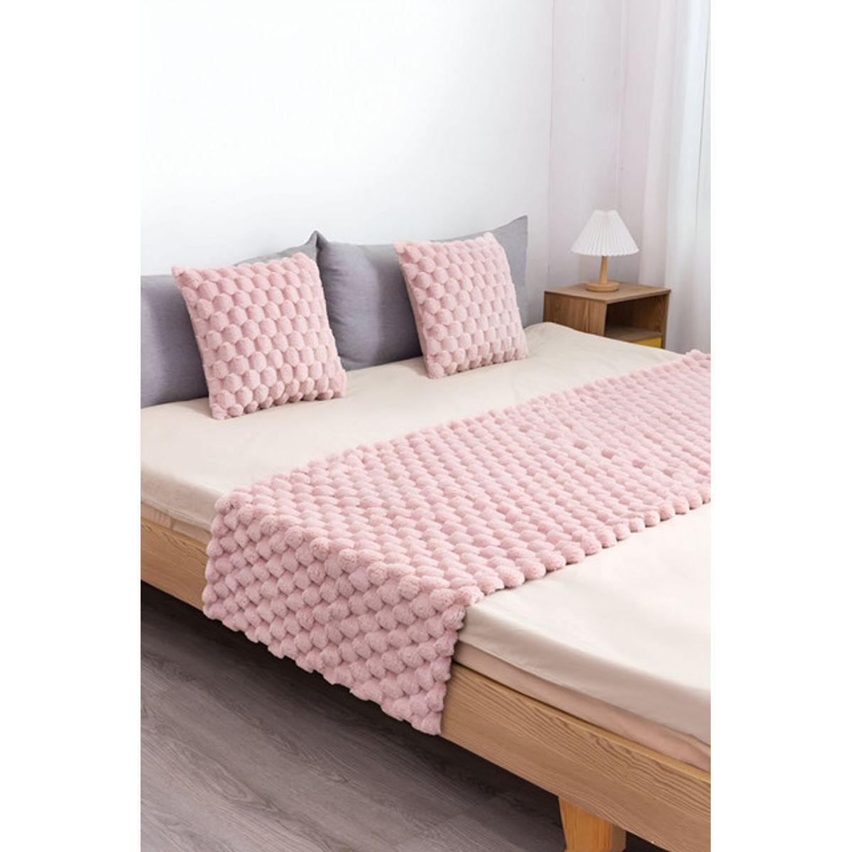 GENERICO - JUEGO DE PIECERA DE CAMA MAS 2 COJIN CON FUNDAS MODELO PERLA ROSADO