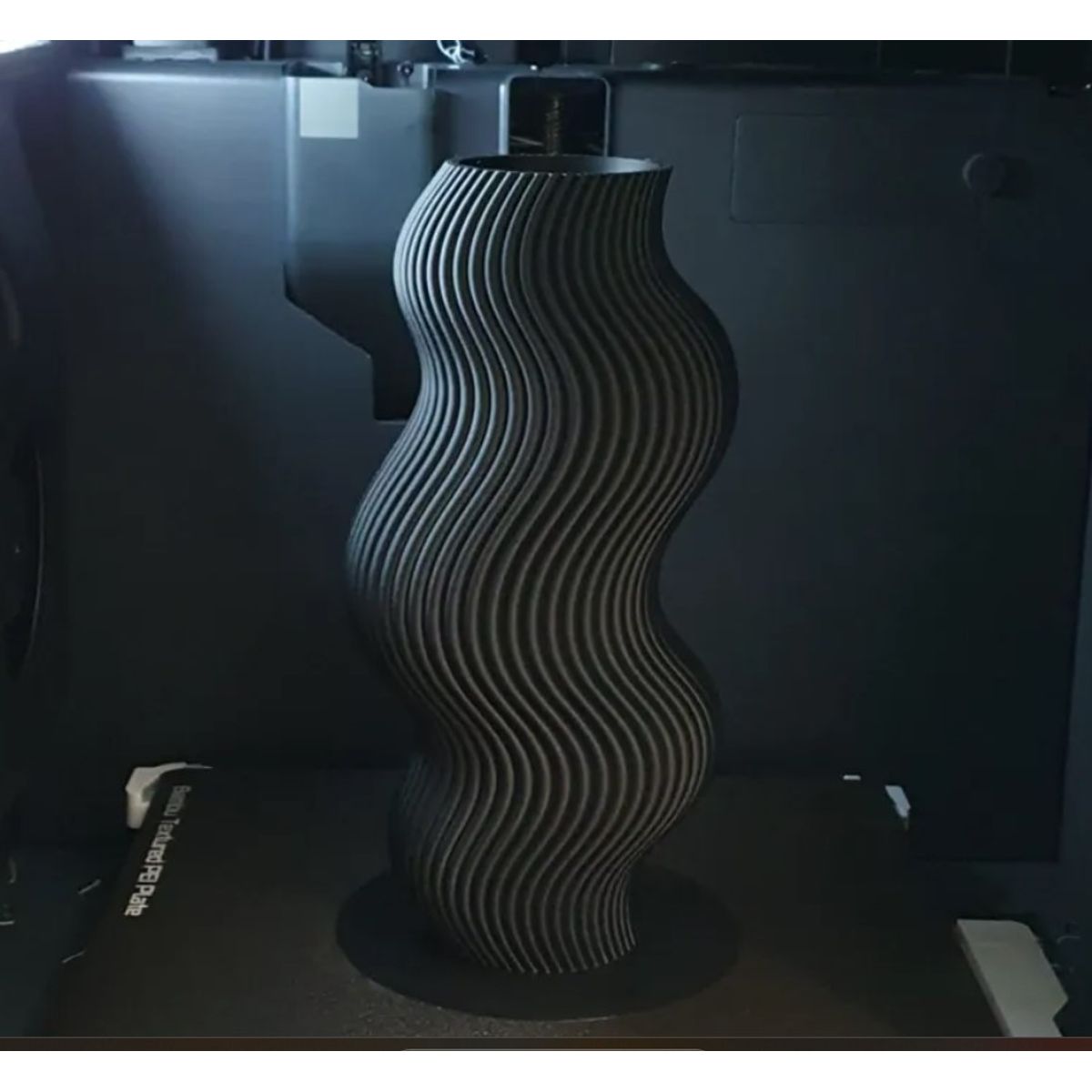 GENERICO - Jarrón Moderno Ondulado