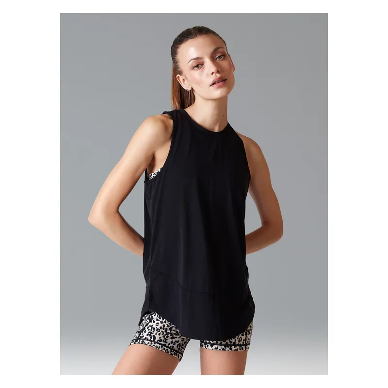 LOUNGE - Polera Deportiva Mujer Lisa Active