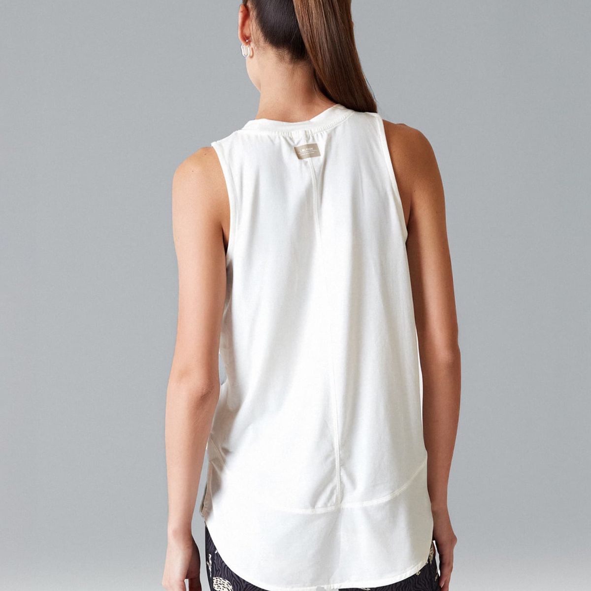 LOUNGE - Polera Deportiva Mujer Lisa Active