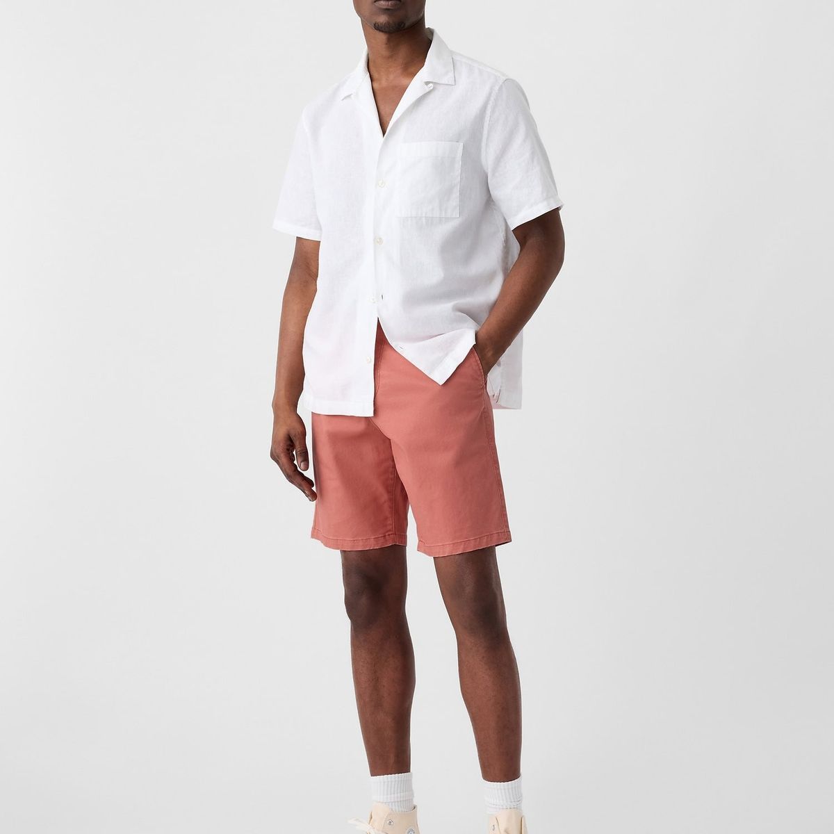 GAP - Short Hombre 9" Essential Khaki Rojo Gap