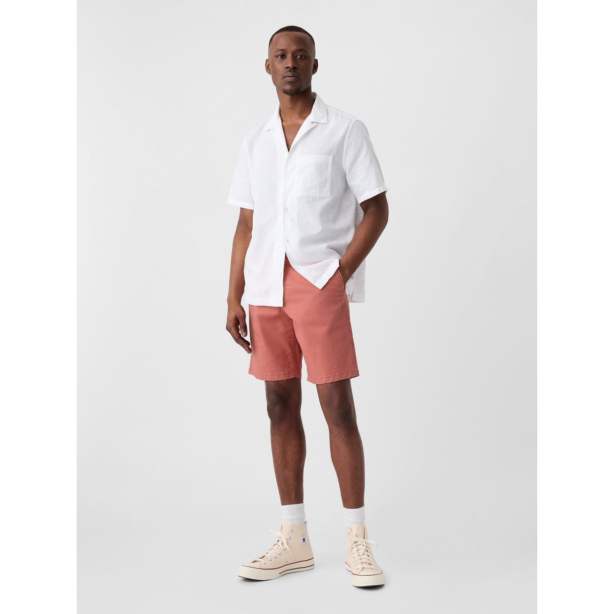 GAP - Short Hombre 9" Essential Khaki Rojo Gap