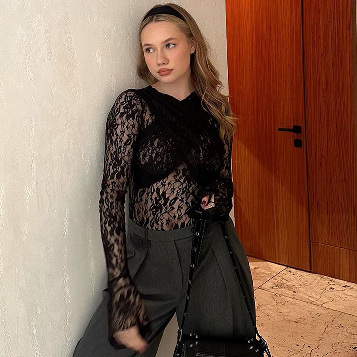 VELVET - Polera Manga larga Bella Encaje Negro Mujer