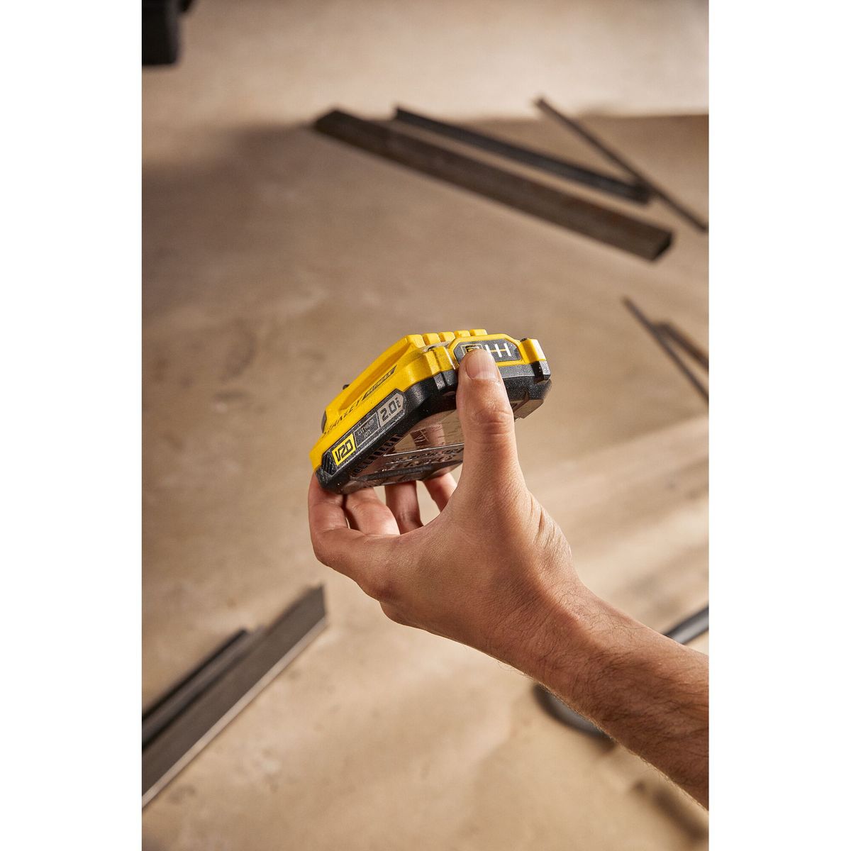 STANLEY - Batería de Ion de Litio 20V 2Ah STANLEY SB202-B3