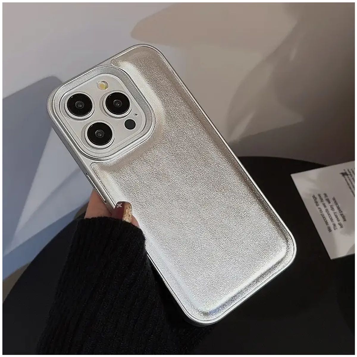 CELLBOX - Carcasa de Cuero Brillante Plateado para iPhone 13 Pro