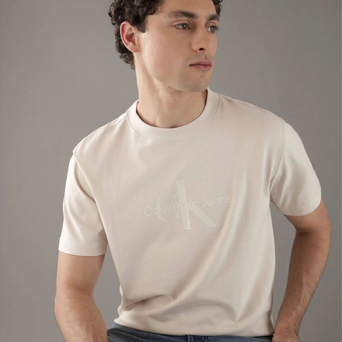 CALVIN KLEIN - Polera con monograma brillante Beige Calvin Klein