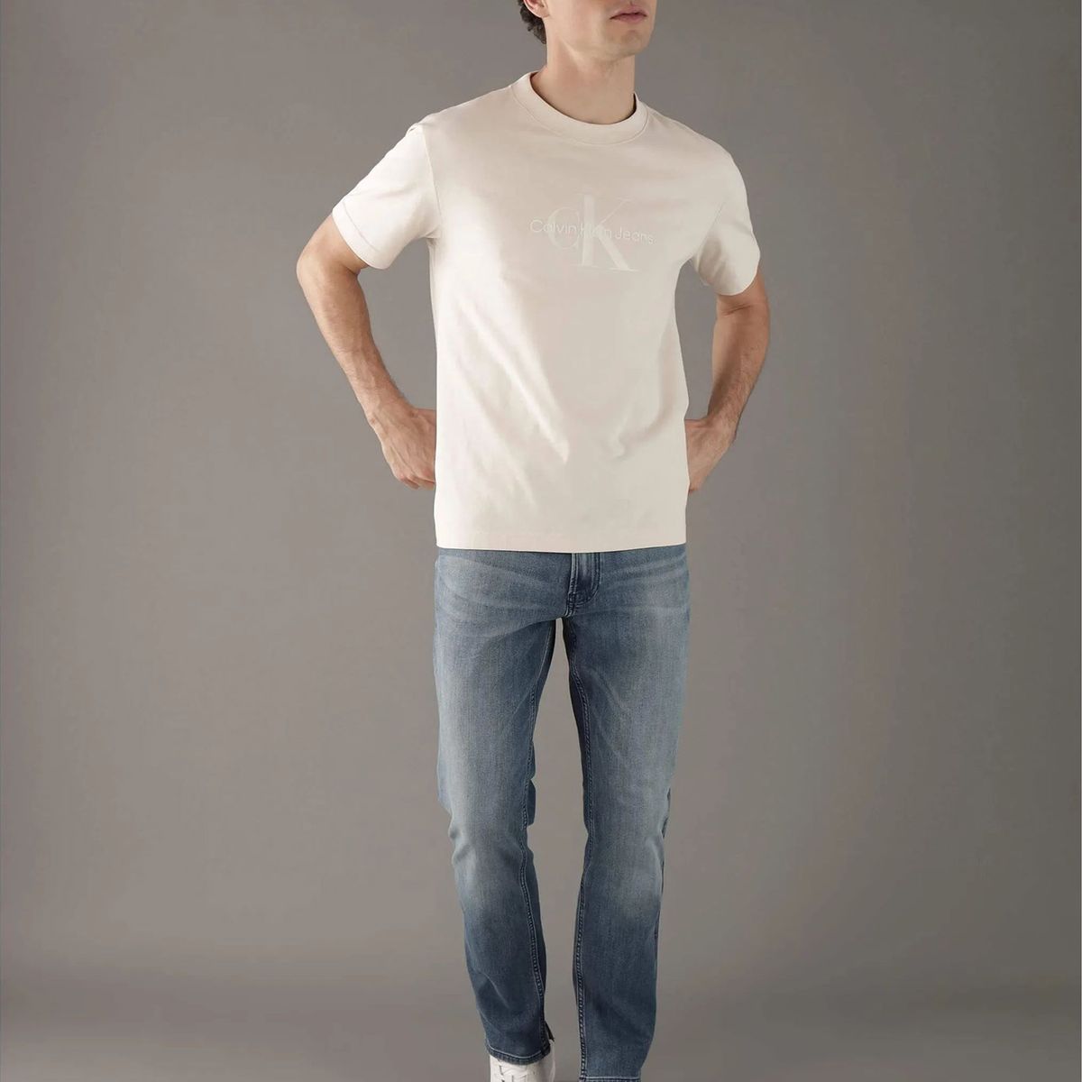 CALVIN KLEIN - Polera con monograma brillante Beige Calvin Klein