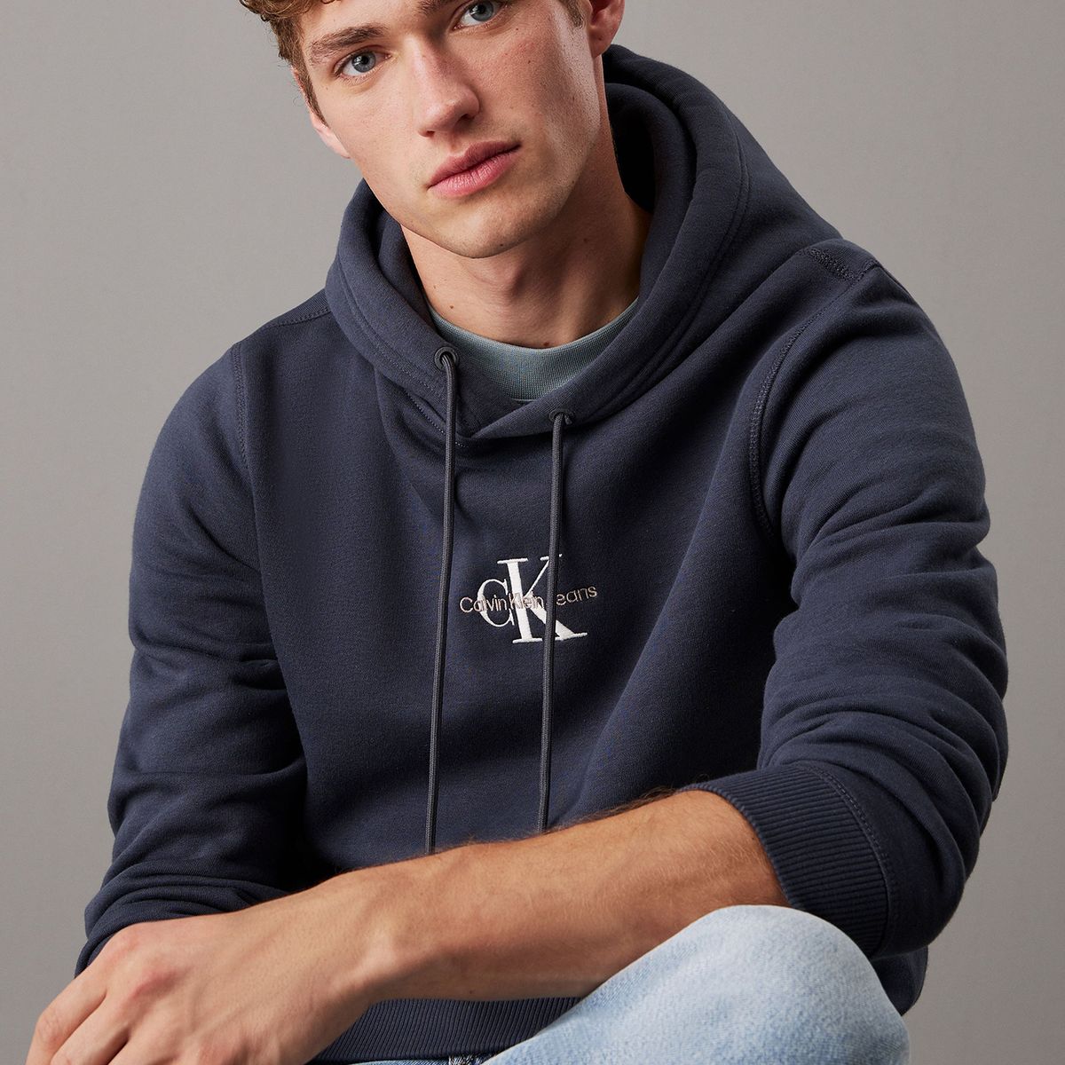 CALVIN KLEIN - Polerón de felpa con gorro y monograma Azul Calvin Klein