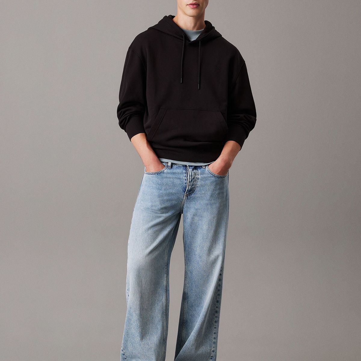 CALVIN KLEIN - Polerón con gorro y logo en la parte trasera Negro Calvin Klein