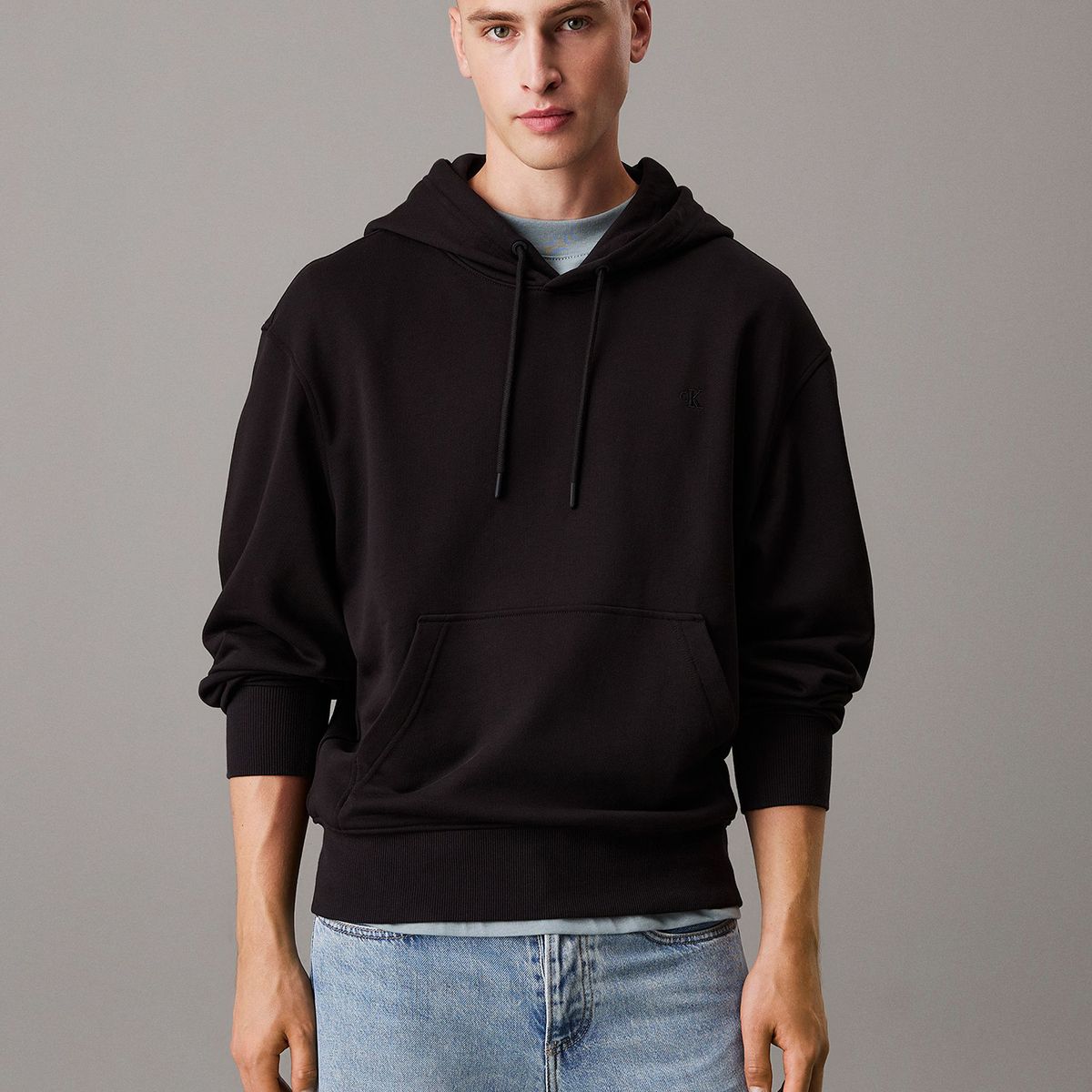 CALVIN KLEIN - Polerón con gorro y logo en la parte trasera Negro Calvin Klein