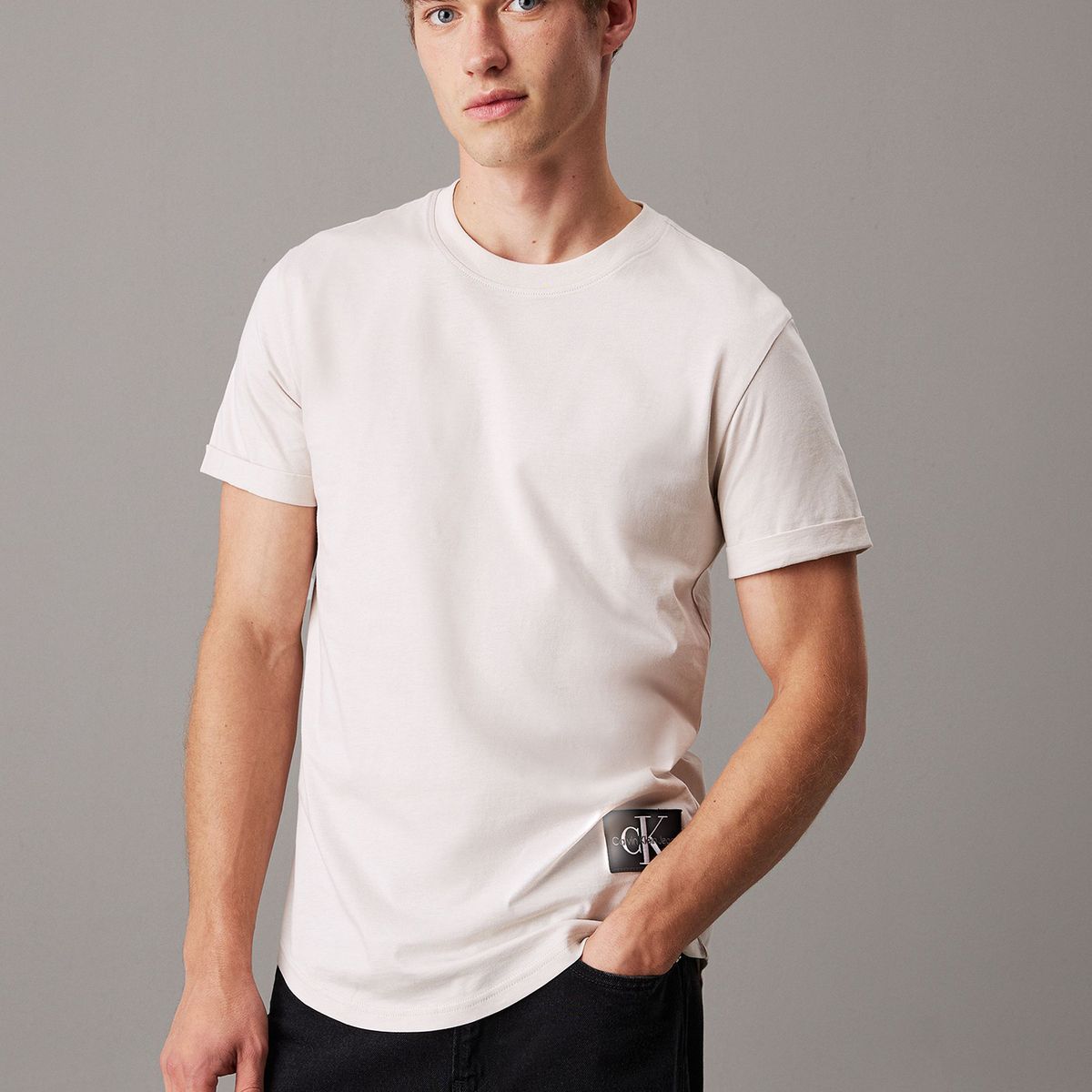 CALVIN KLEIN - Polera de algodón con insignia Blanco Calvin Klein