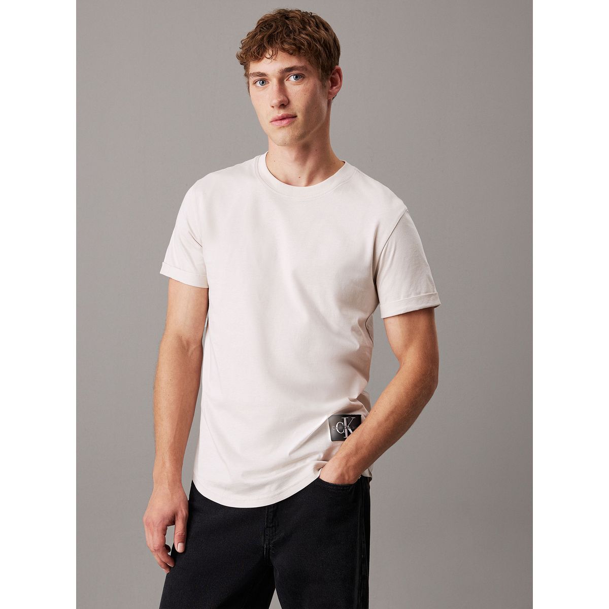 CALVIN KLEIN - Polera de algodón con insignia Blanco Calvin Klein