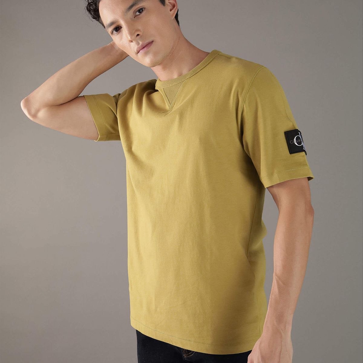 CALVIN KLEIN - Polera de algodón con insignia Verde Calvin Klein