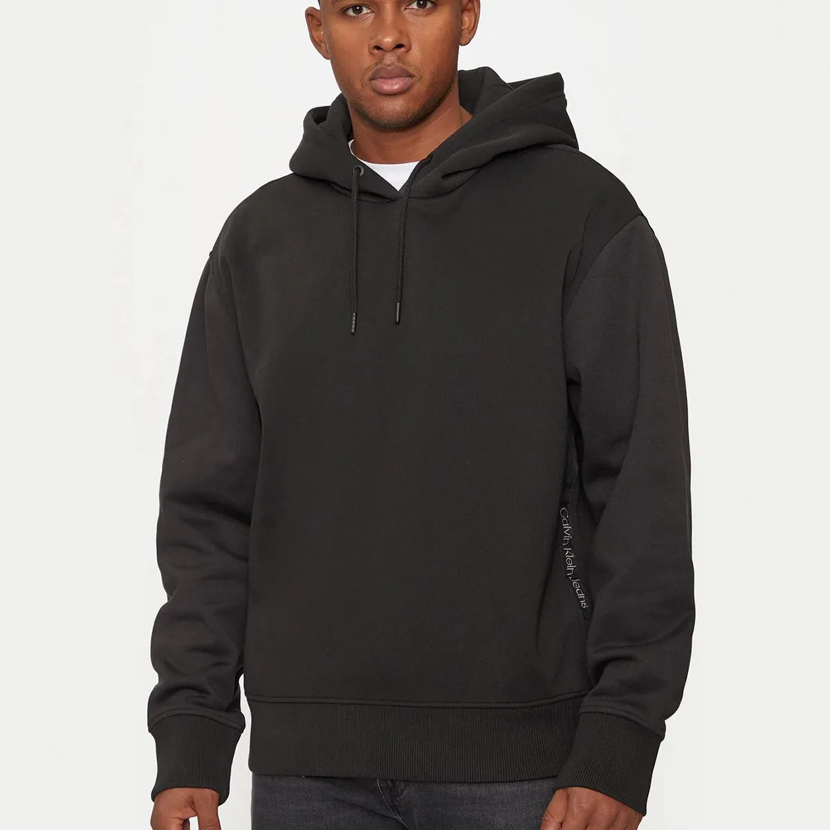 CALVIN KLEIN - Polerón con gorro y logo tape Negro Calvin Klein