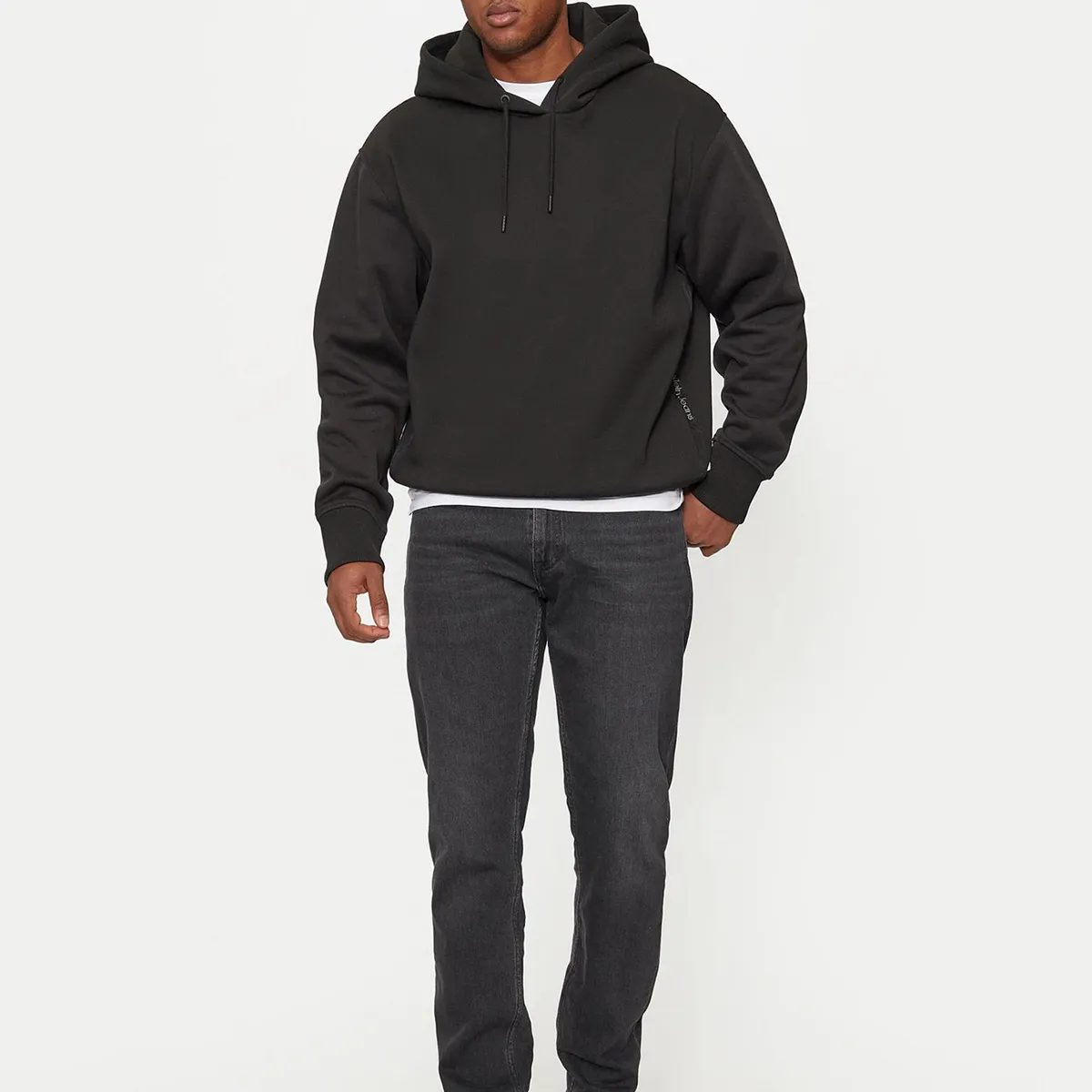 CALVIN KLEIN - Polerón con gorro y logo tape Negro Calvin Klein