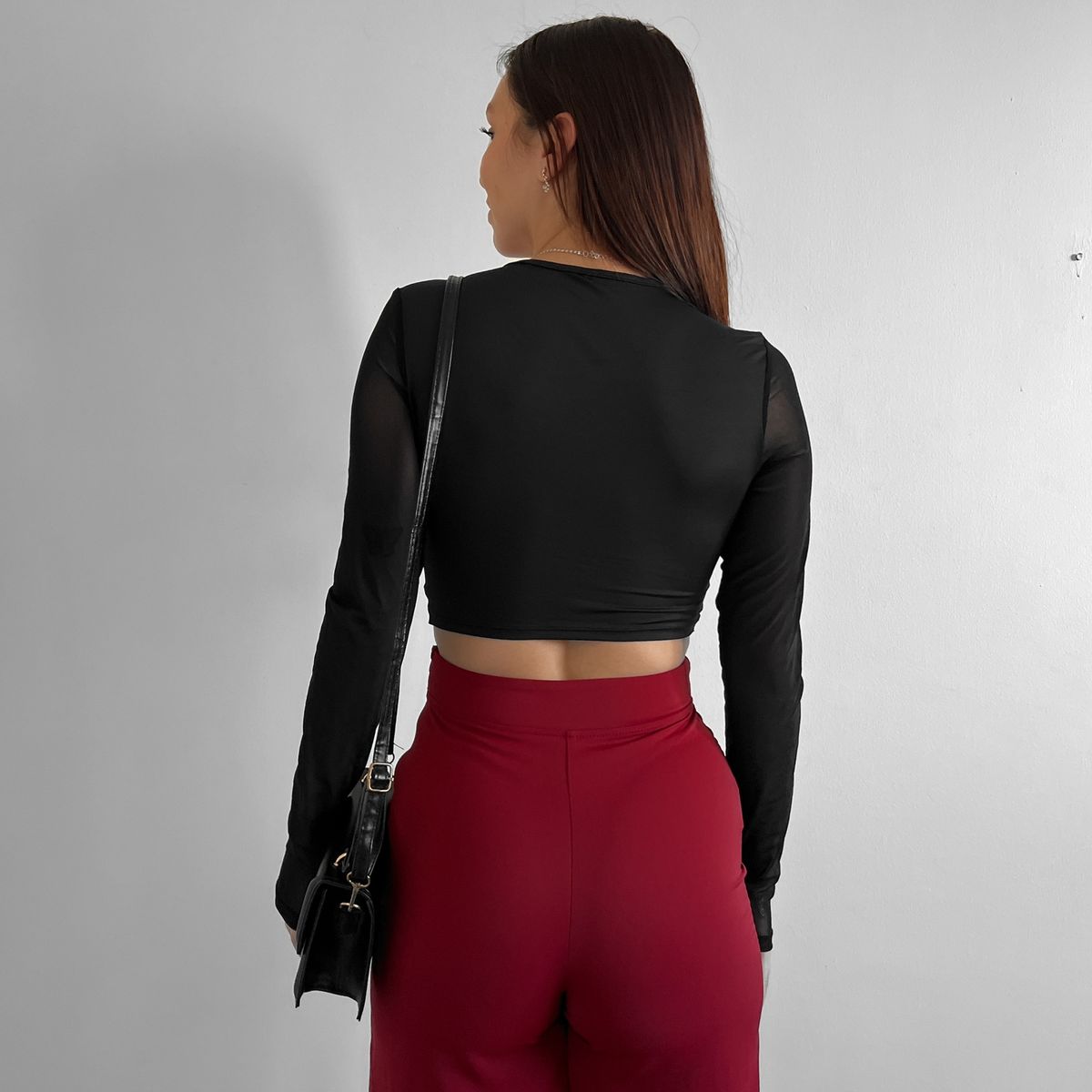 GARSIL - Crop Top Para Mujer Manga Larga Con Escote En V